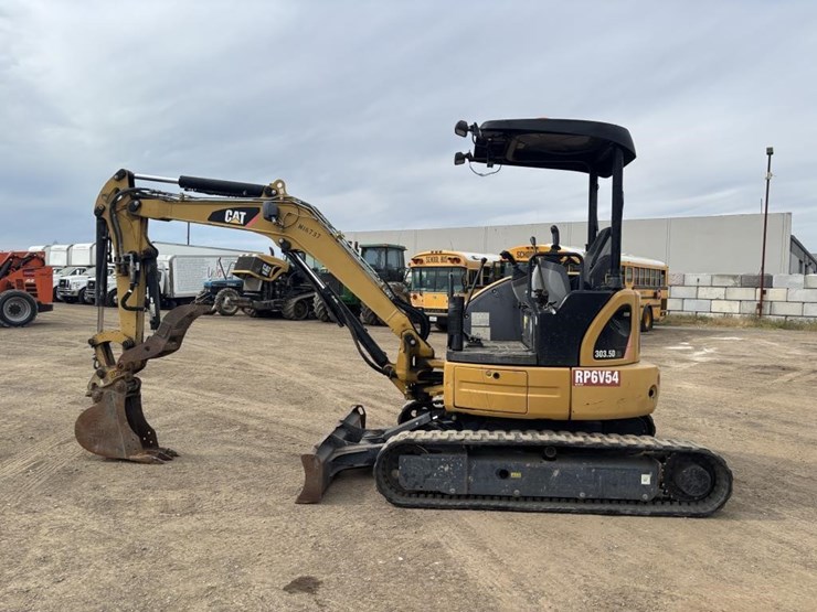 2010-caterpillar-303-image-5