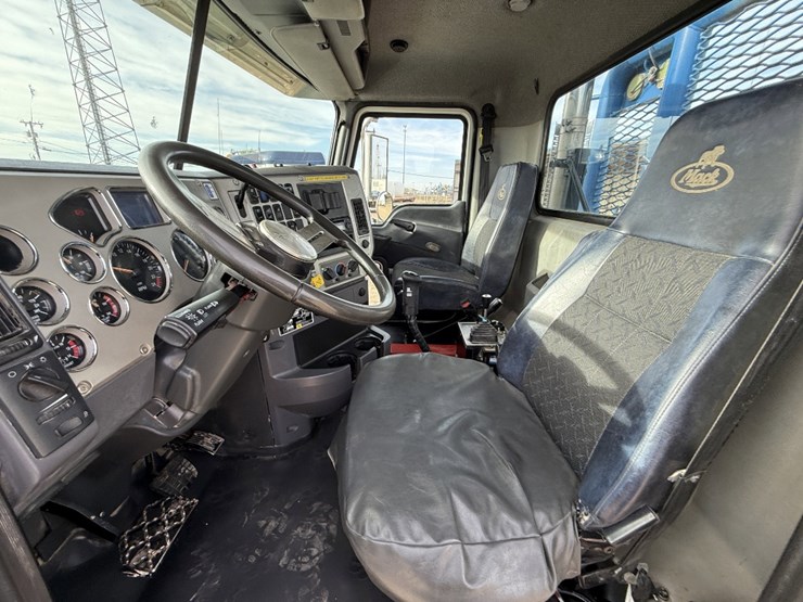 2014-mack-pinnacle-chu613-image-20