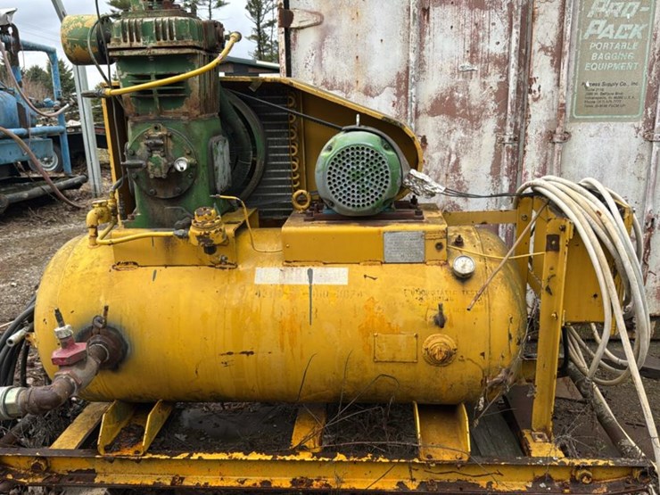 #256-•-stationary-air-compressor-image-1