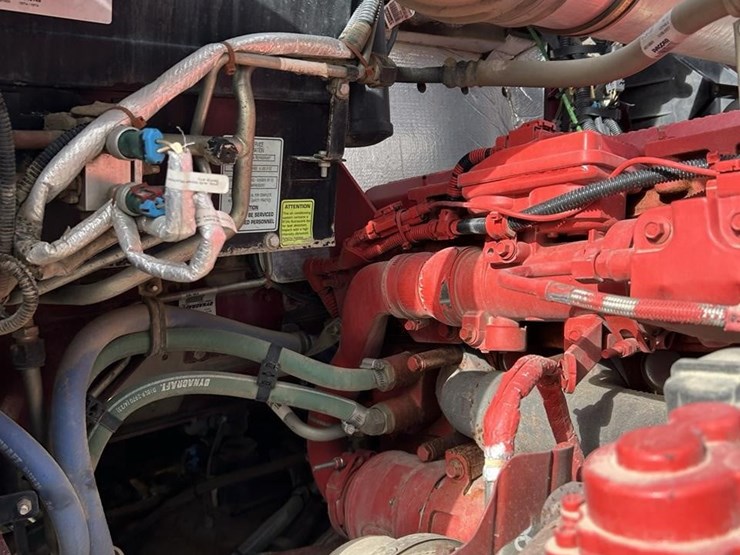 2025-kenworth-w900-image-28