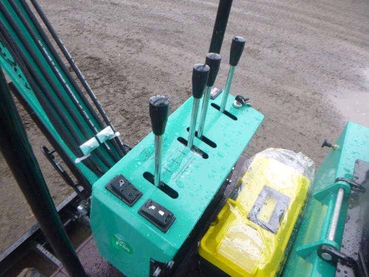 2026-agt-mh12rx-hydraulic-excavator-image-21