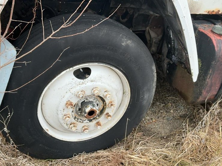 1984-gmc-9500-image-41