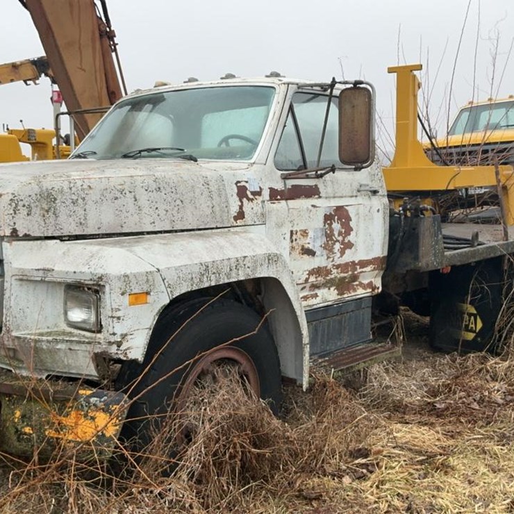 #301 • 1980 Ford K604 Flatbed Truck