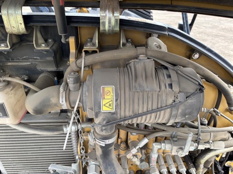 2010-caterpillar-303-image-48