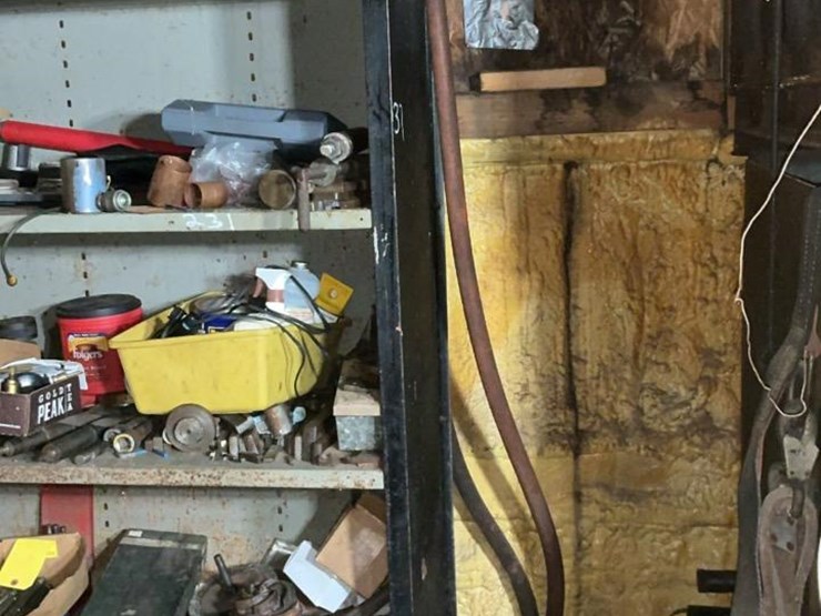 #231-•-parts-shelf-and-contents-image-2