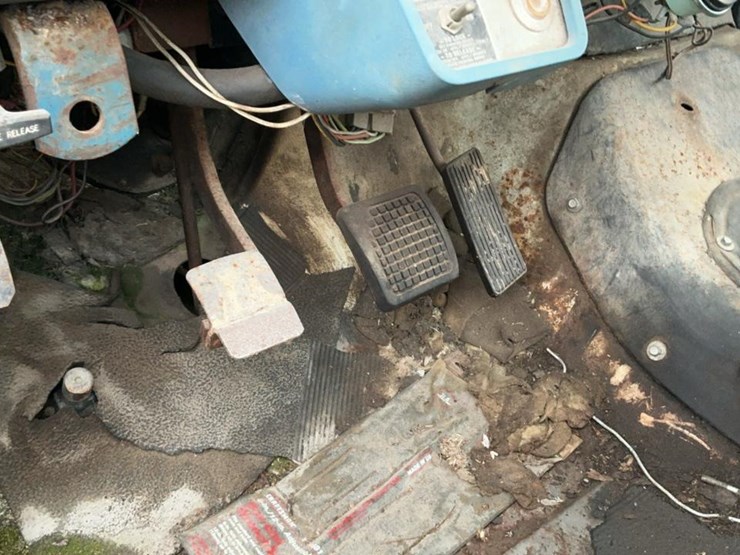 #301-•-1980-ford-k604-flatbed-truck-image-17