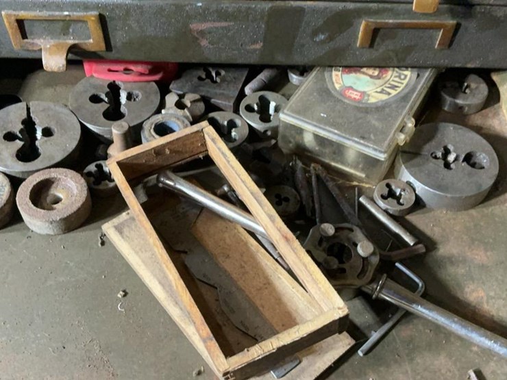 #230-•-tool-chest-and-rubber-sheet-image-13