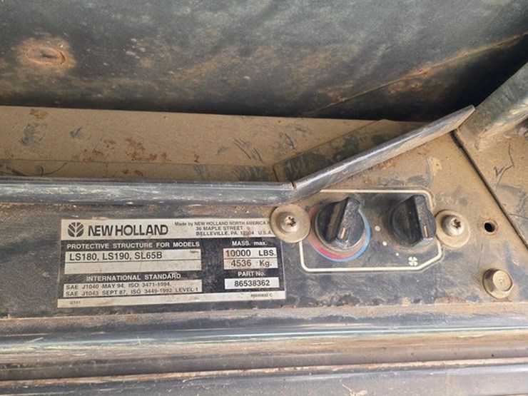 new-holland-ls180-image-40