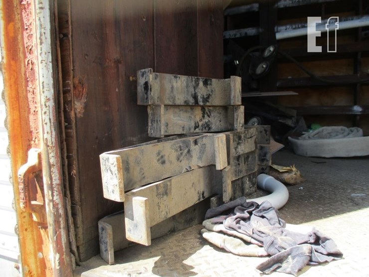 1974-trailmobile-van-trailer-image-9