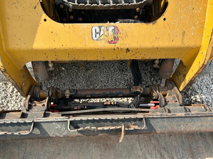 2020-caterpillar-259d3-image-10