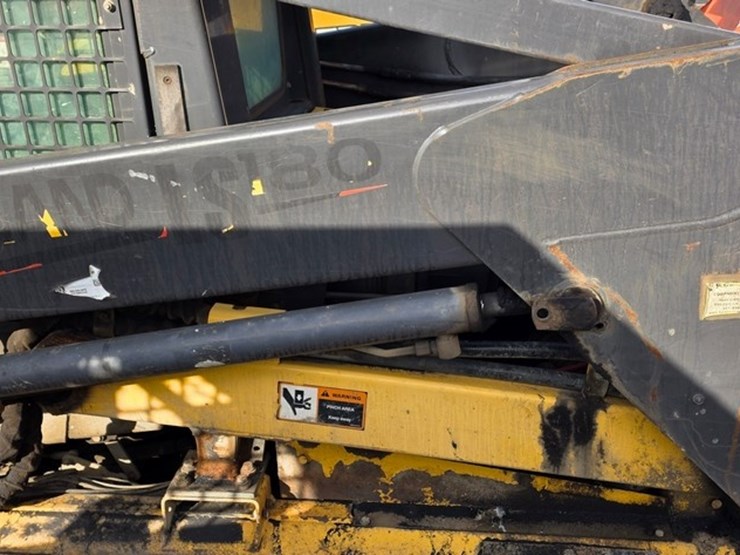 new-holland-ls180-image-21