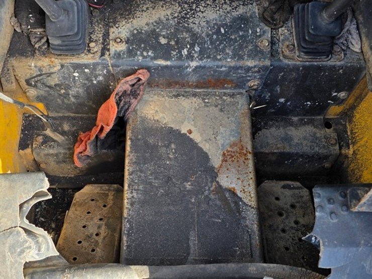 new-holland-ls180-image-34