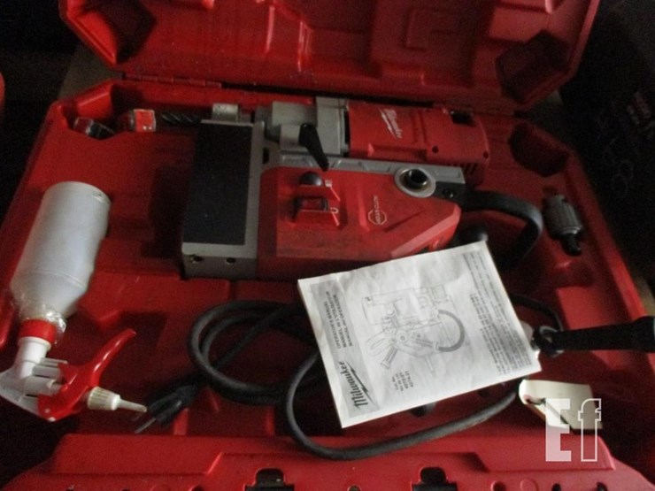 milwaukee-1-5/8"-electric-magnetic-drill-image-2