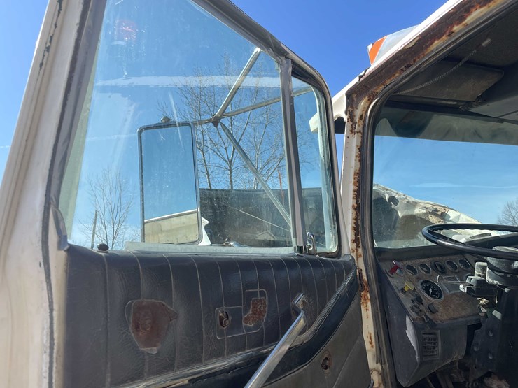 1987-ford-ltl9000-image-55