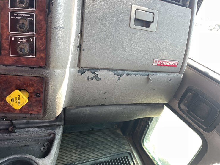 2004-kenworth-t800-image-80