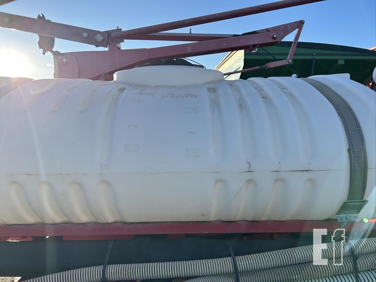 2009-white-8516-image-12