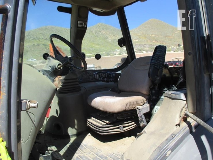 2015-case-580n-image-6