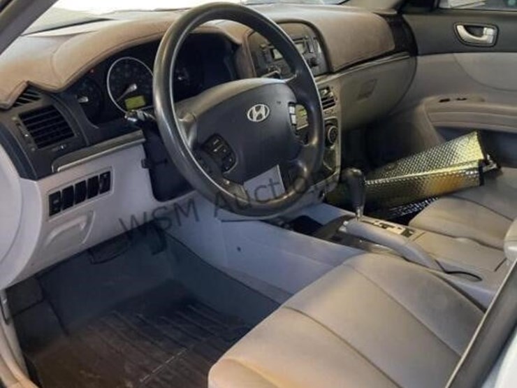 2008-hyundai-sonata-gls-sdn-image-22