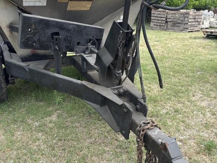 #118-•-tyler-5-ton-fertilizer-spreader-trailer-image-2