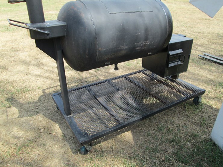 #44070-•-homemade-smoker-w/firebox-image-7