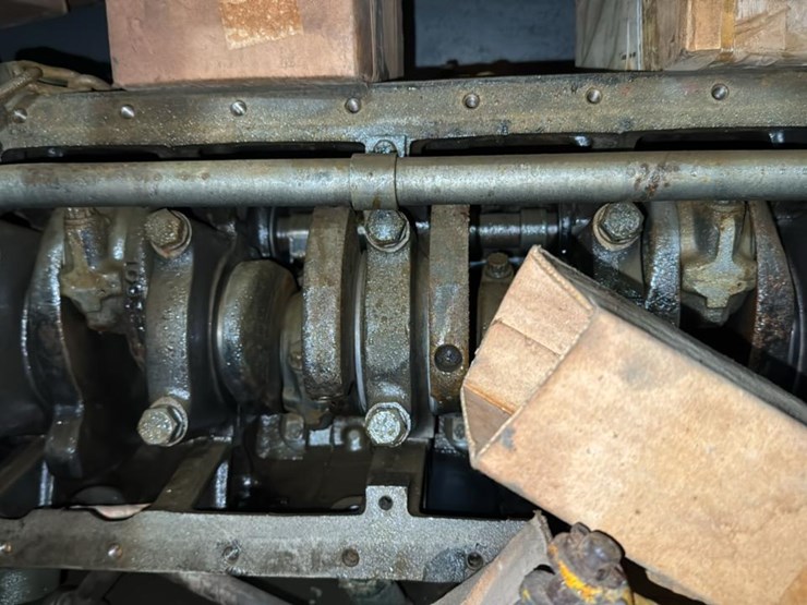 #263-•-steel-shelf-and-cat-engine-parts-image-11