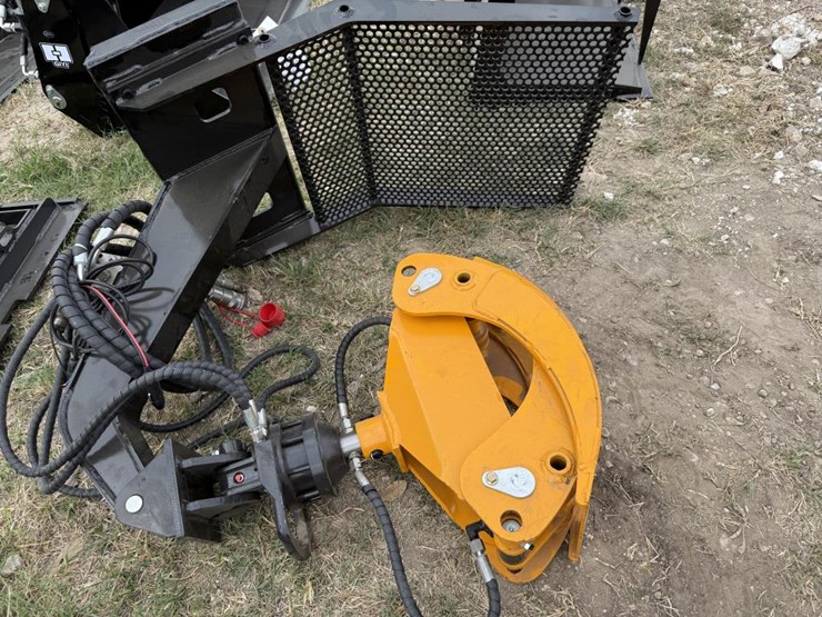 #185-•-mini-skid-steer-rotating-gripper-image-3