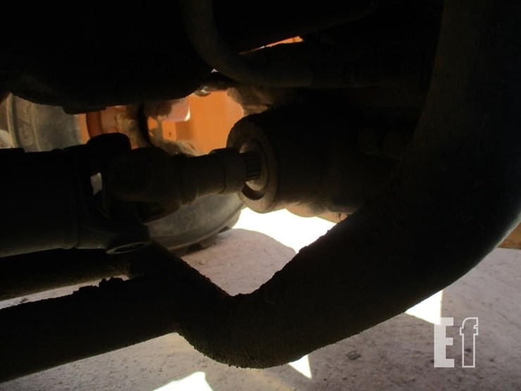 2015-case-580n-image-24