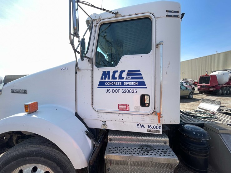 2004-kenworth-t800-image-37