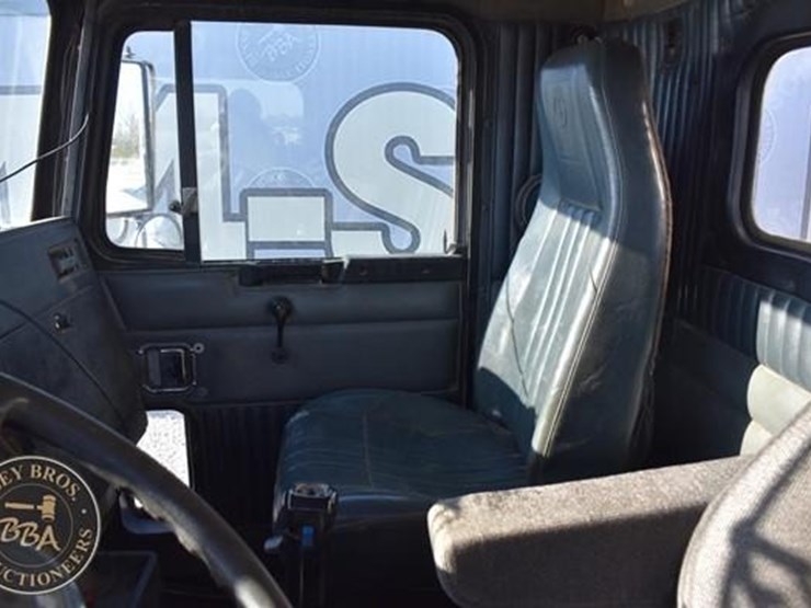 1995-kenworth-t800-image-28