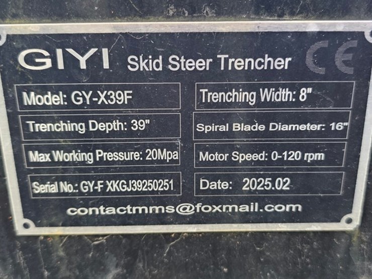 new-giyi-mini-skidloader-trencher-image-5