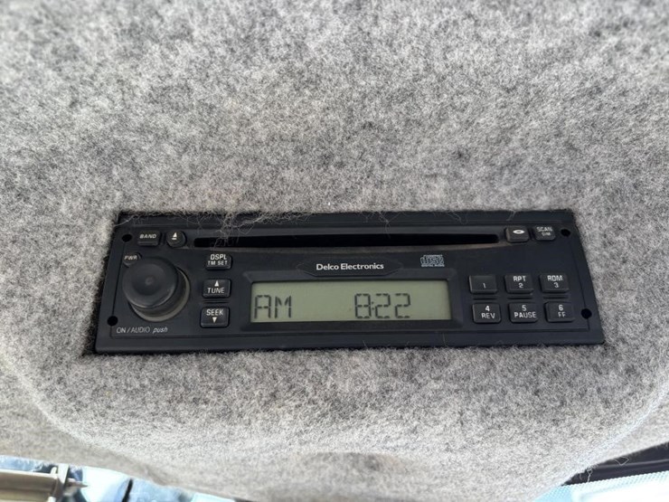 2008-deere-624j-image-41