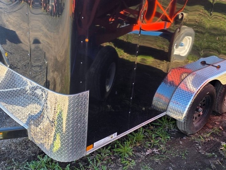 new-2005-carry-on-2-axle-box-trailer-(title)-image-7