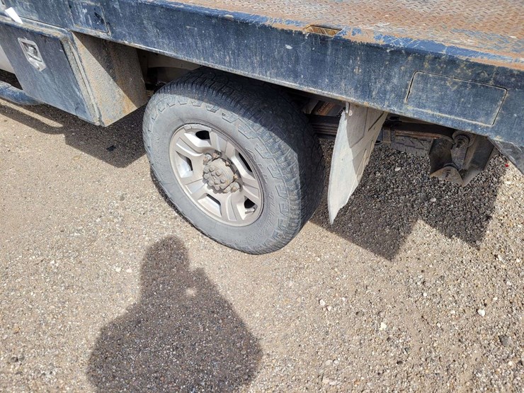 2010-chevrolet-silverado-2500-lt-image-9