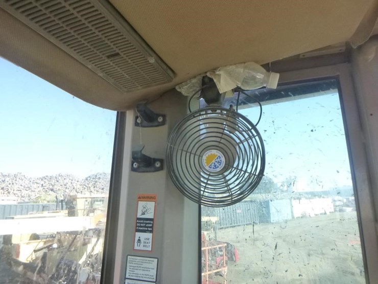 1996-deere-670b-image-32