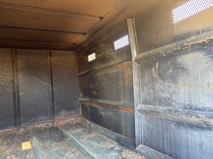 #300-•-2006-gmc-c6500-forestry-chip-truck-image-11