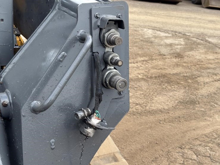 2022-deere-325g-image-14