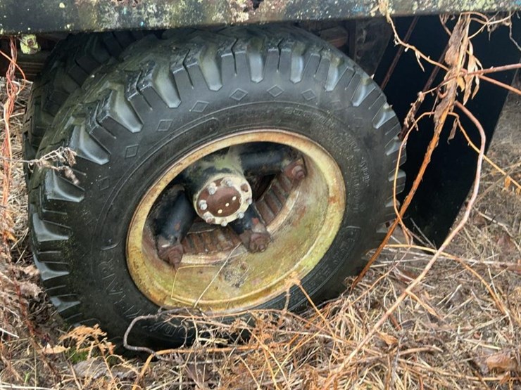 #301-•-1980-ford-k604-flatbed-truck-image-42