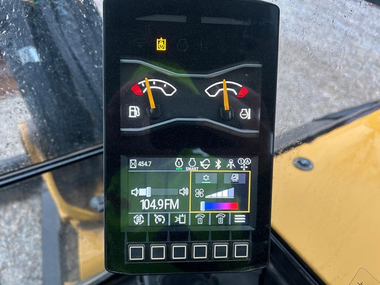 2022-caterpillar-305-image-20