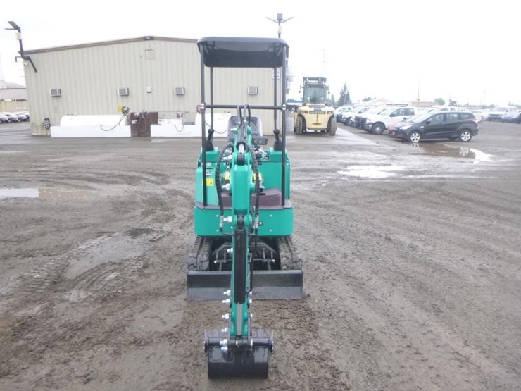 2025-agt-h15r-hydraulic-excavator-image-6