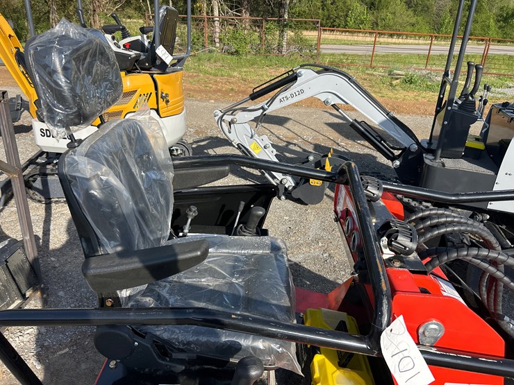 #101-•-2026-sdlanch-sdll580-ride-on-mini-skid-steer-image-5