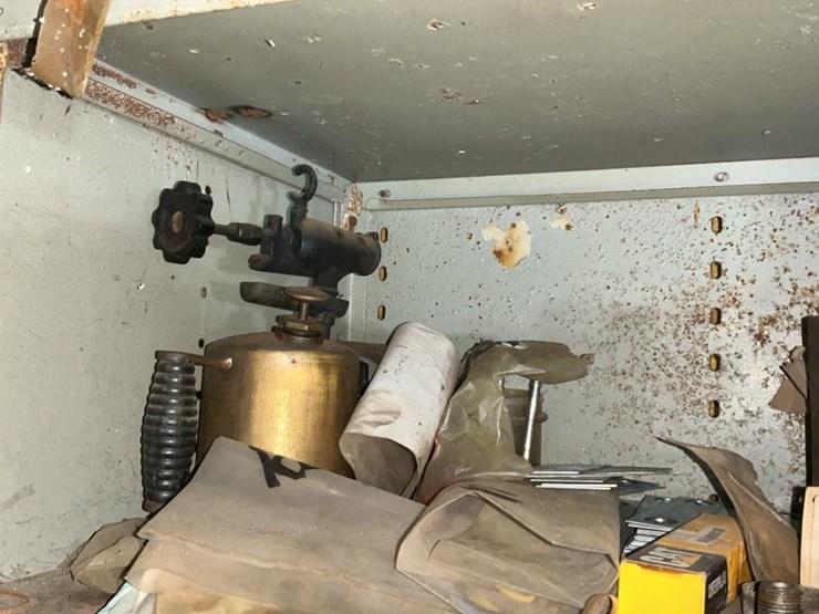 #231-•-parts-shelf-and-contents-image-41