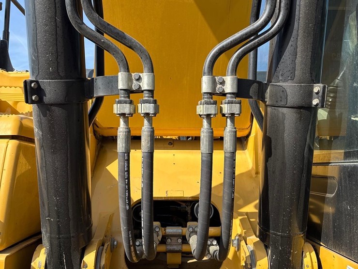 2018-caterpillar-336fl-image-13