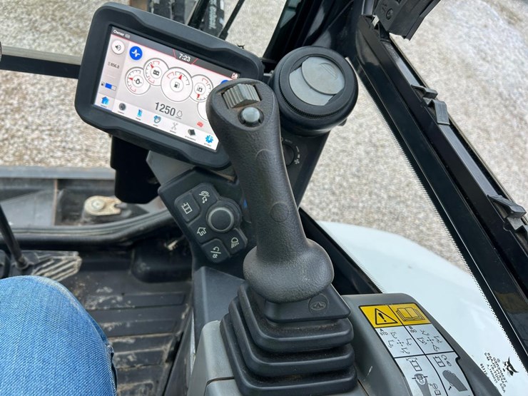 2023-bobcat-e35i-image-24