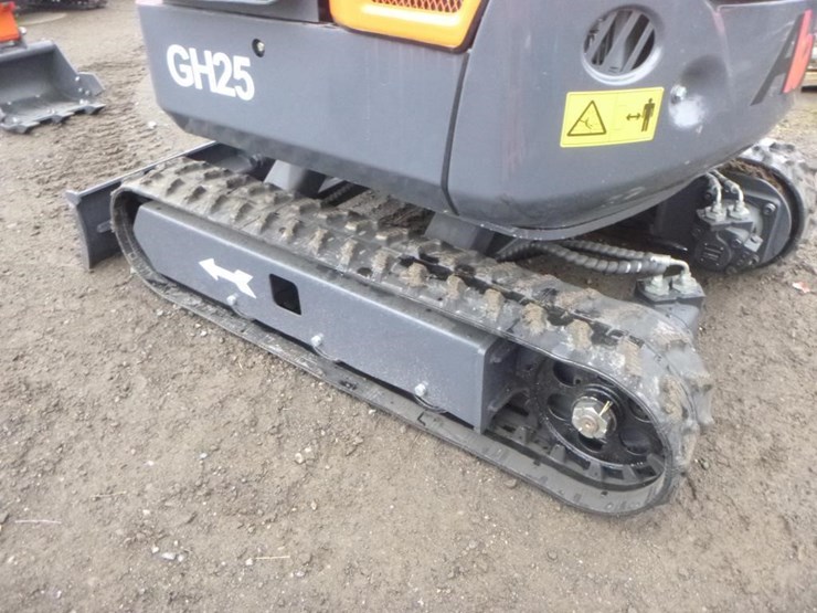 aboss-gh25-hydraulic-excavator-image-28