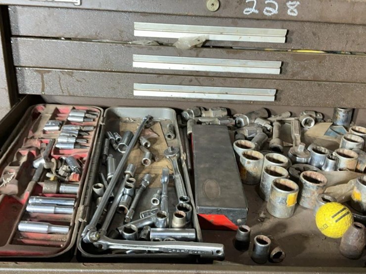 #228-•-tool-chest-and-contents-image-18