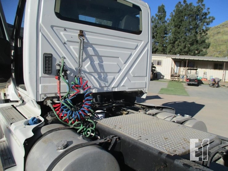 2017-international-prostar-image-17