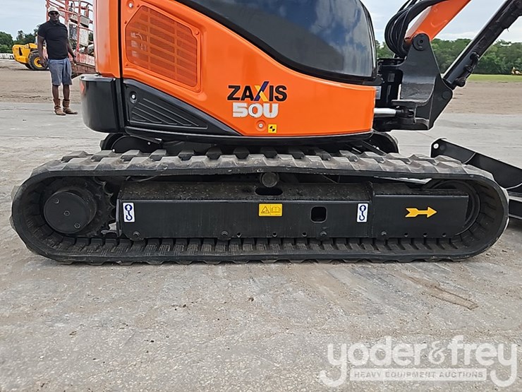 2011-hitachi-zx50u-3f-image-8