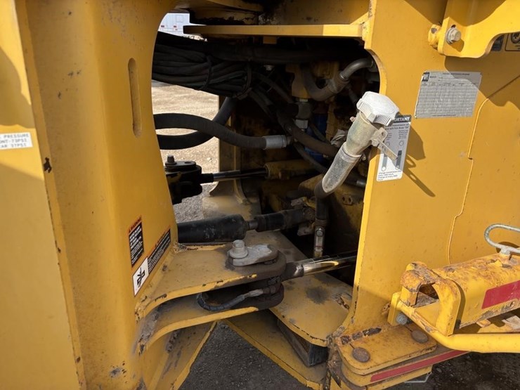 2008-deere-624j-image-23