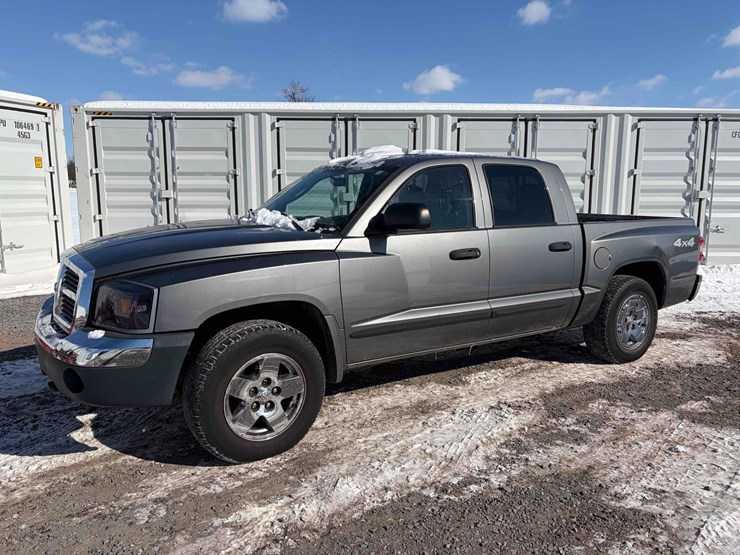 2005-dodge-dakota-image-1