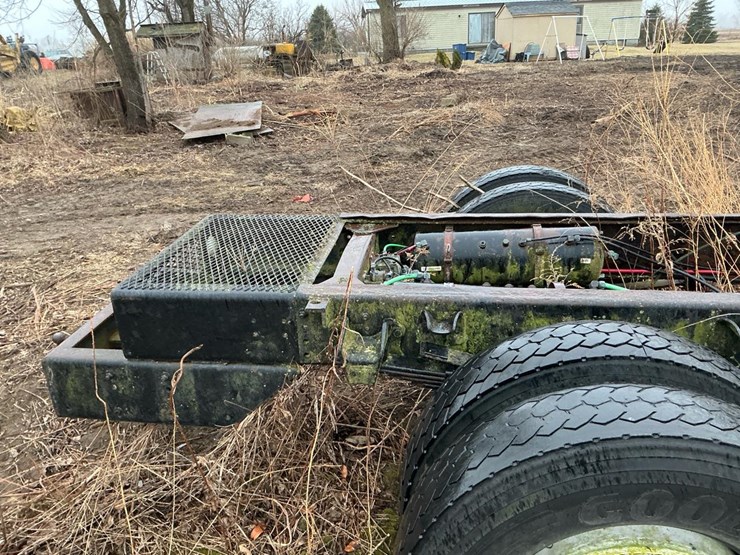 1995-freightliner-fl70-image-32